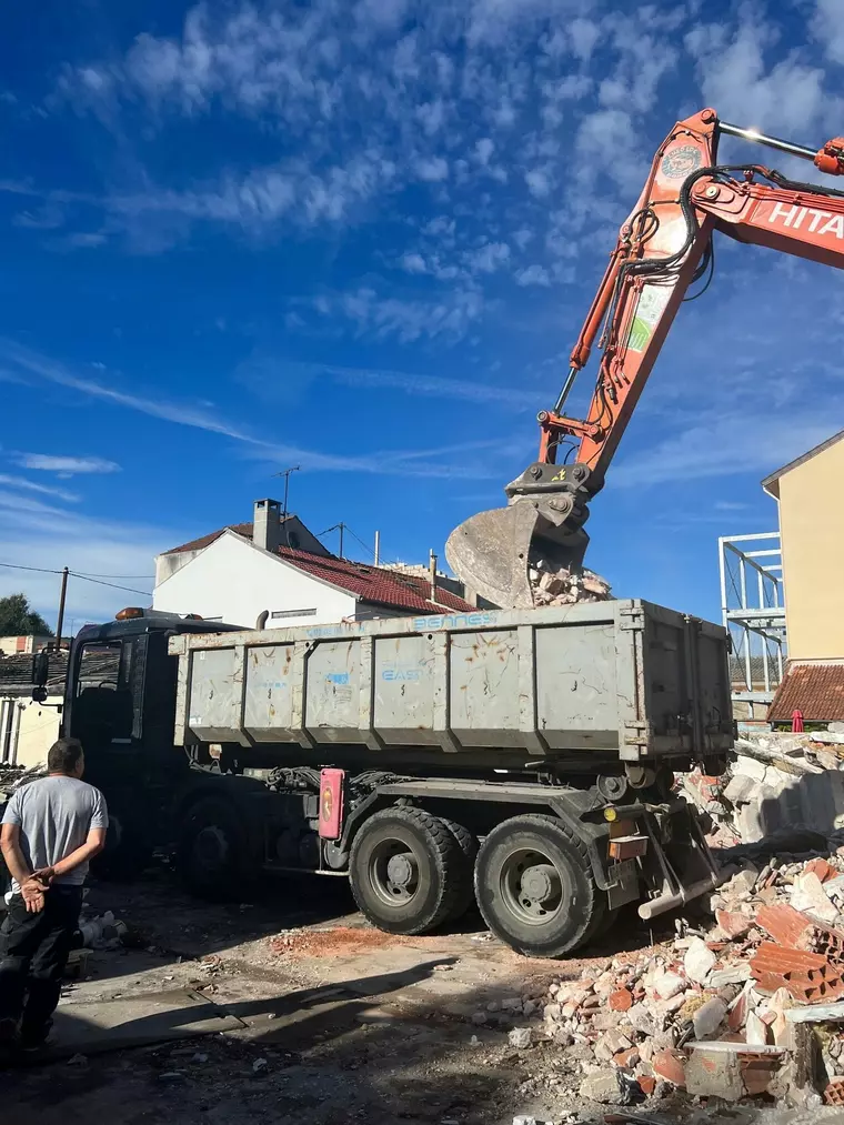 Chantier de curage et démolition en Île-de-France